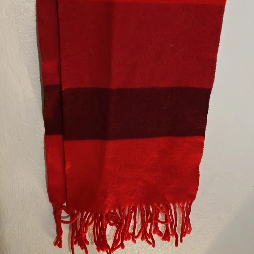 Burberry Marino wool and Cashmere scarf made in Scotland red stripes luxury